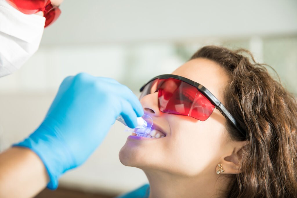 Equipo odontológico avanzado en consultorio dental en CDMX